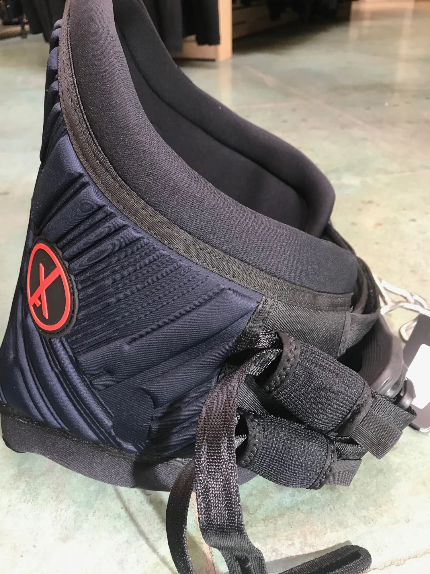 ION Axxis WS4 Windsurf Harness 2021 5 ION Axxis WS4 Windsurf Harness 2021 - Image 3