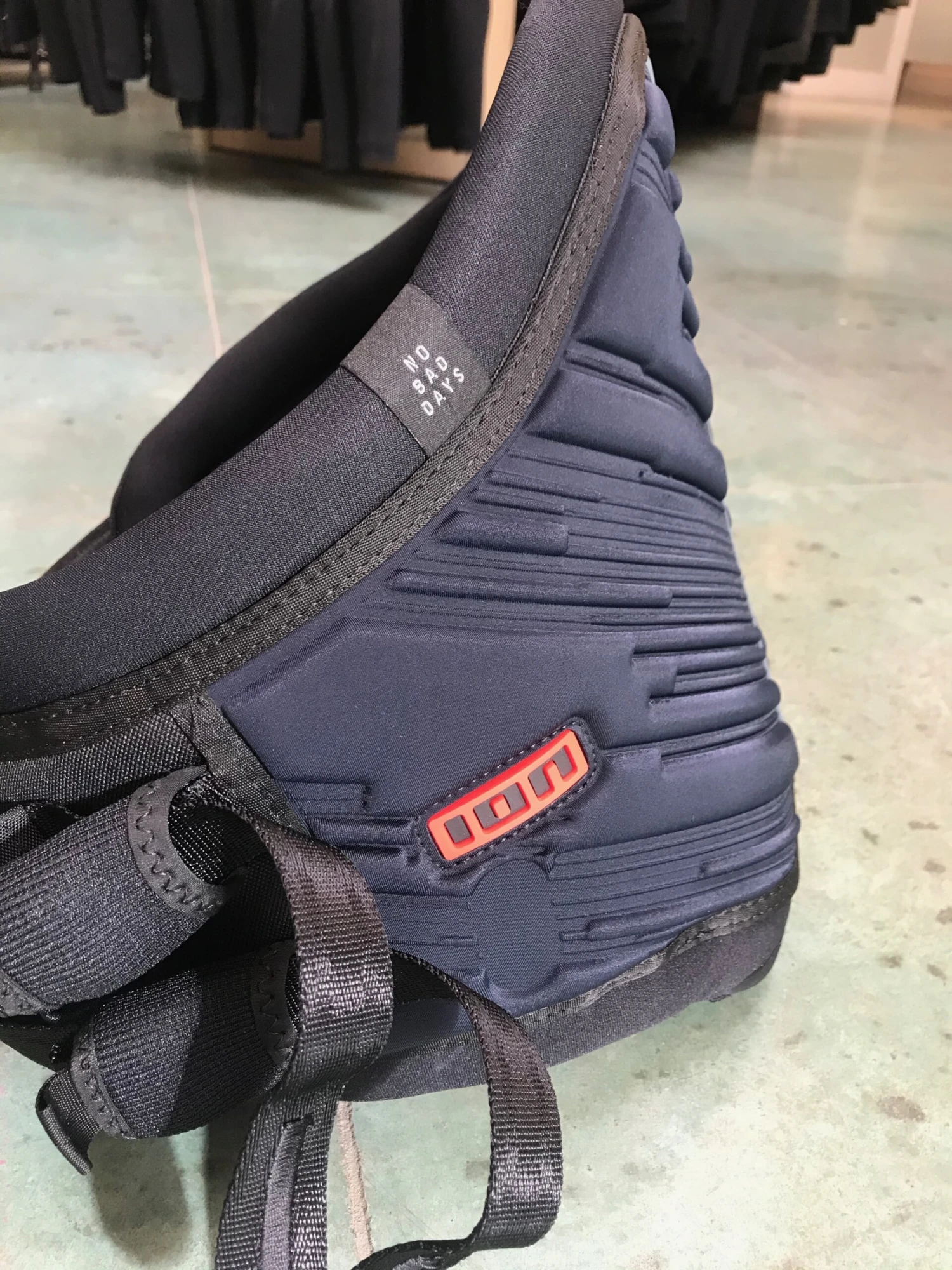 ION Axxis WS4 Windsurf Harness 2021 7 ION Axxis WS4 Windsurf Harness 2021 - Image 5